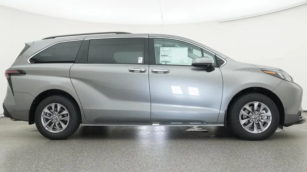 New 2026 Heavy Metal Toyota XLE image 13
