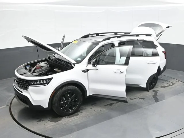 Used 2023 White Kia X-Line S image 28
