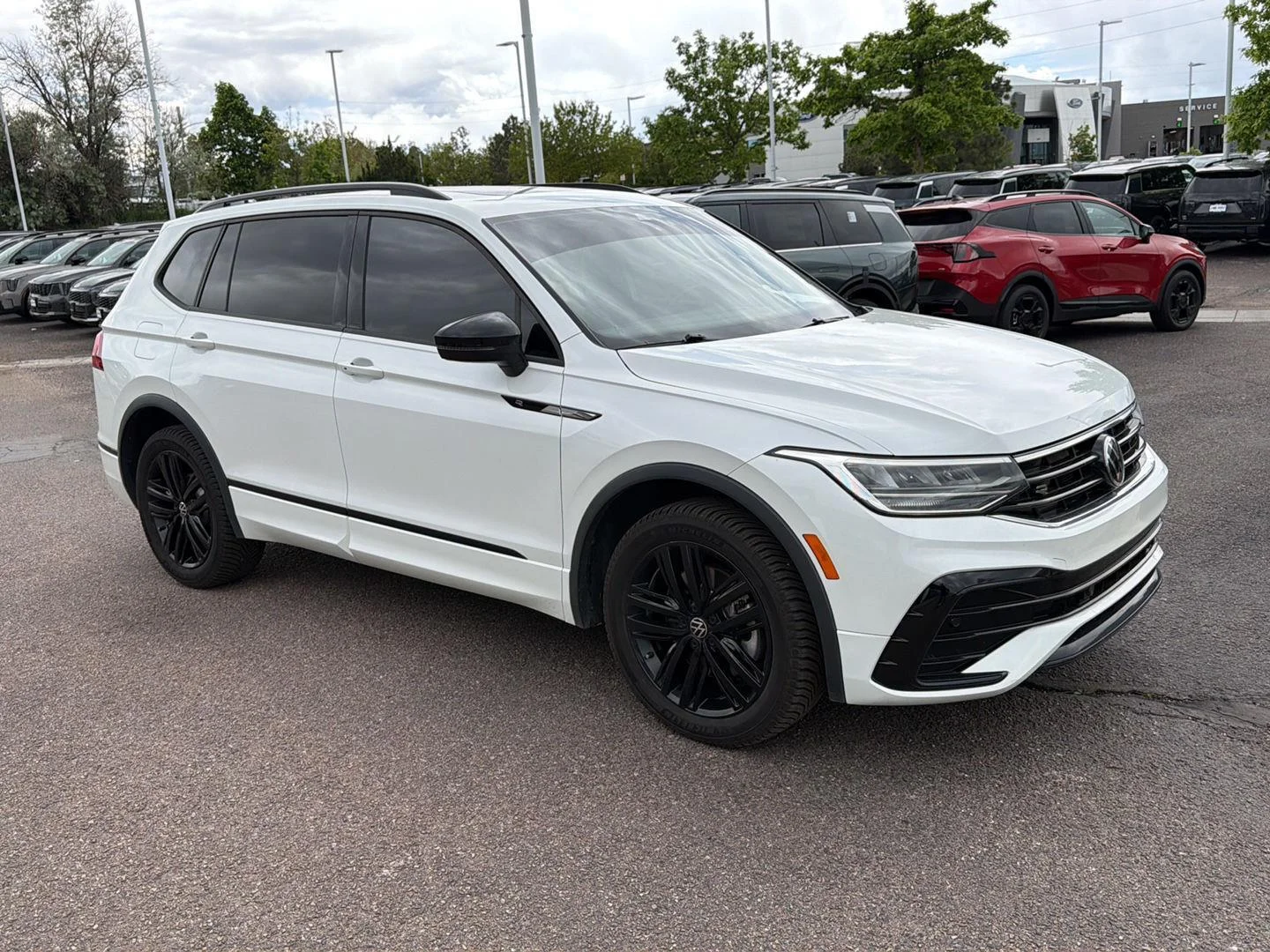 Used 2022 Oryx White Pearl Volkswagen SE R-Line Black image 4