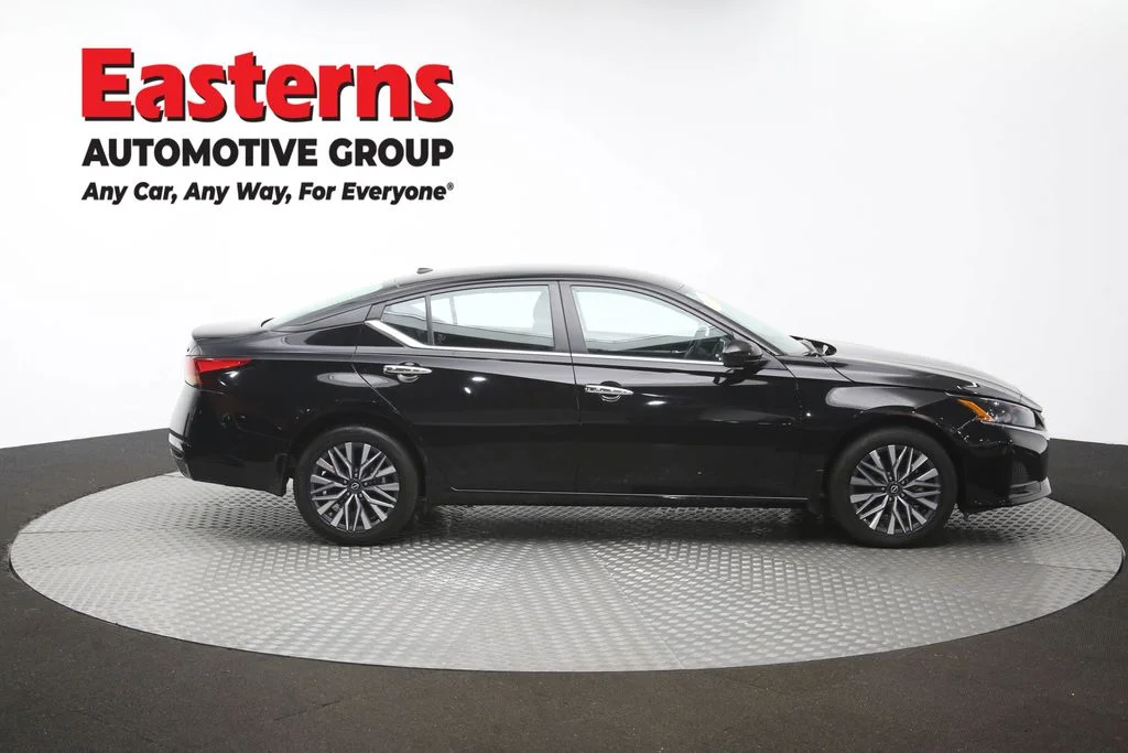 Used 2023 Black Nissan 2.5 SV image 45