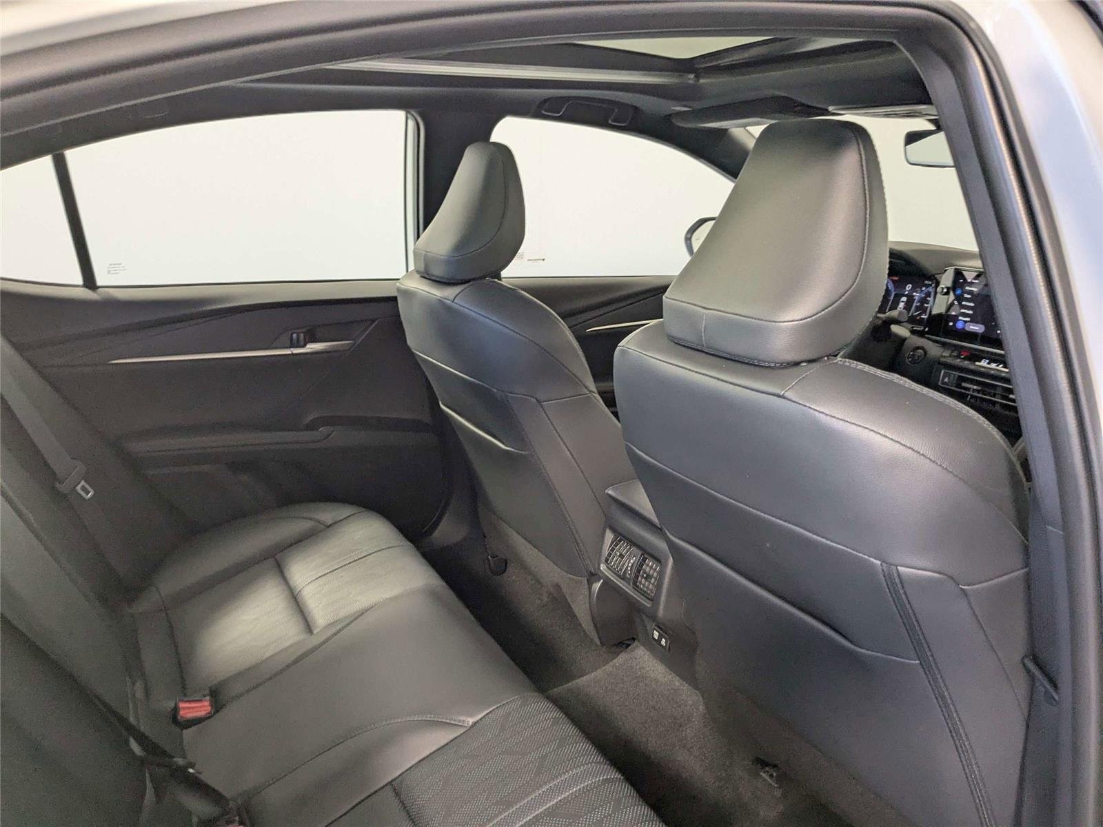 2025 Toyota Camry XSE - Photo 29