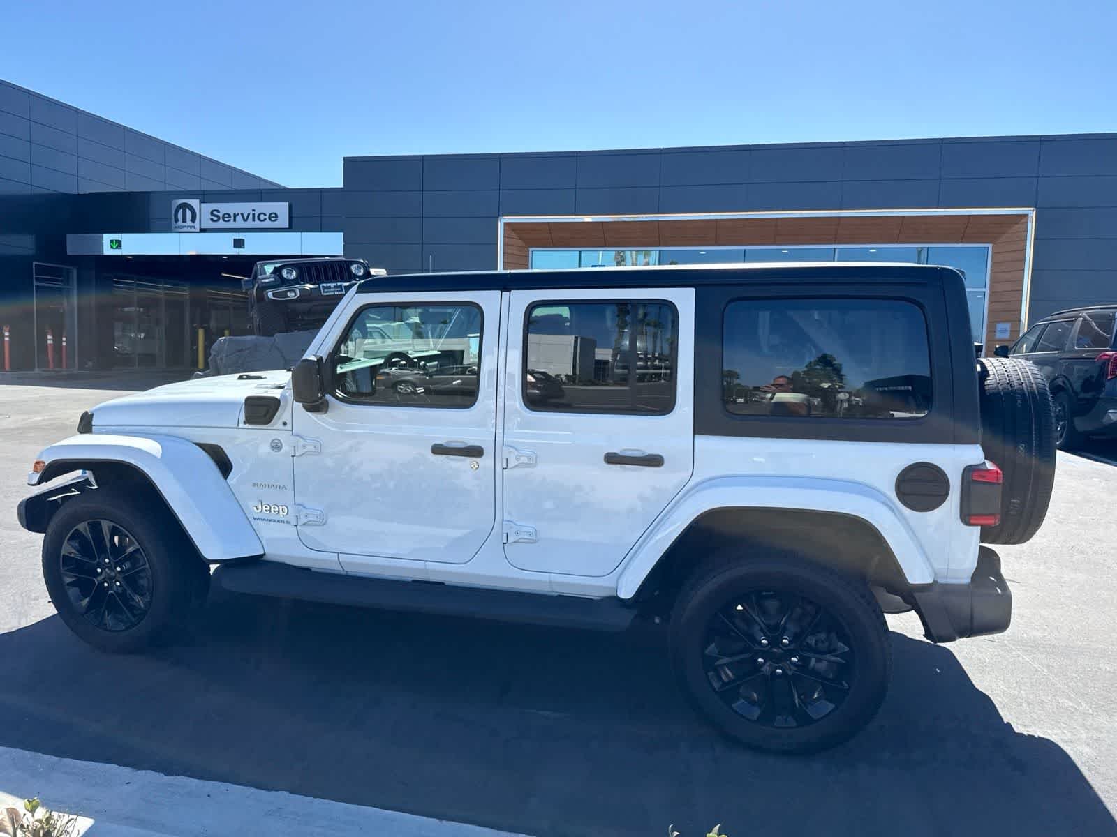 Used 2023 Bright White Clearcoat Jeep Sahara image 18