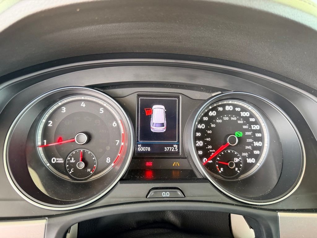 Used 2019 Black Volkswagen 3.6L V6 SE image 38