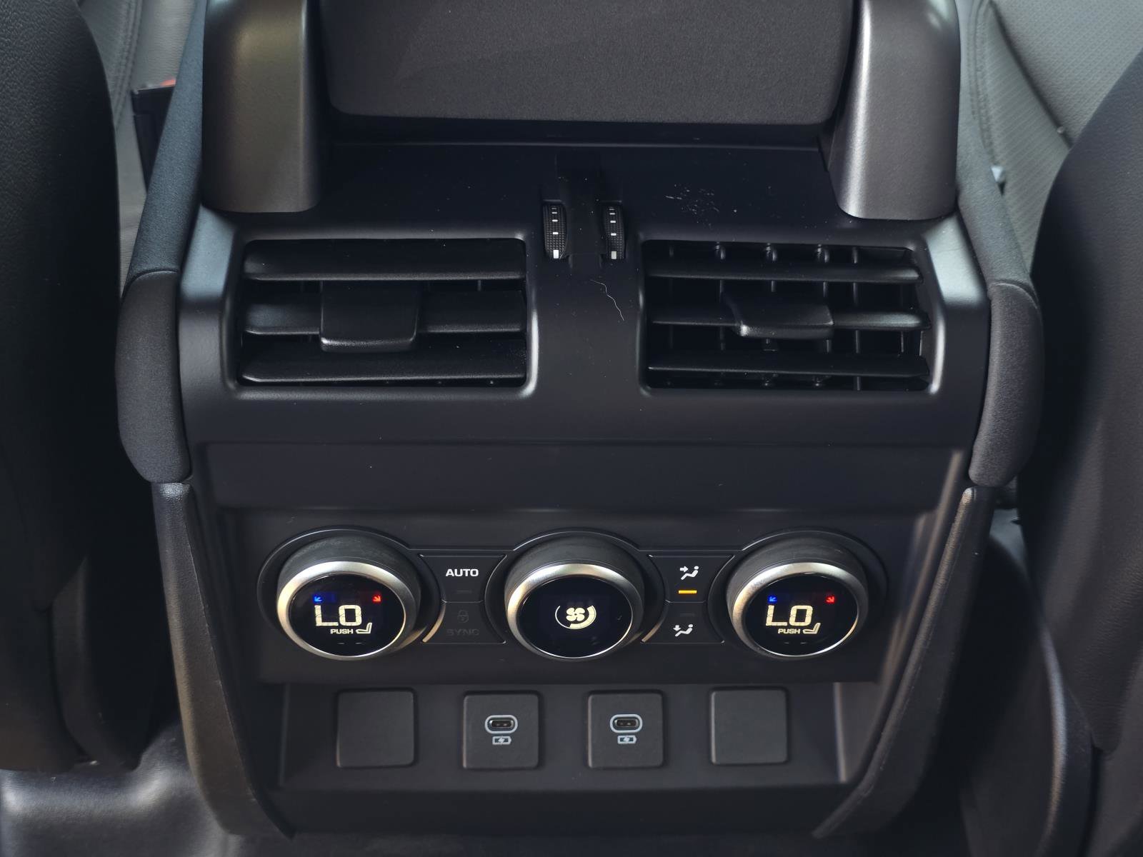 Used 2023 Fuji White Land Rover SE image 35