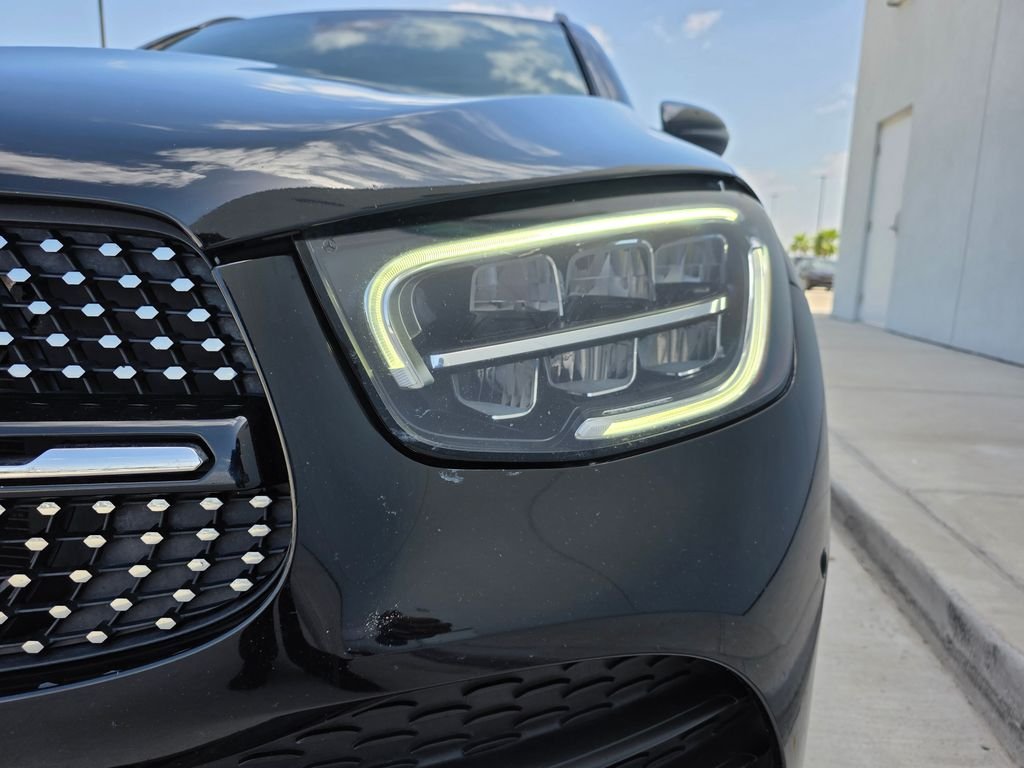 Used 2022 Black Mercedes-Benz GLC 300 image 21