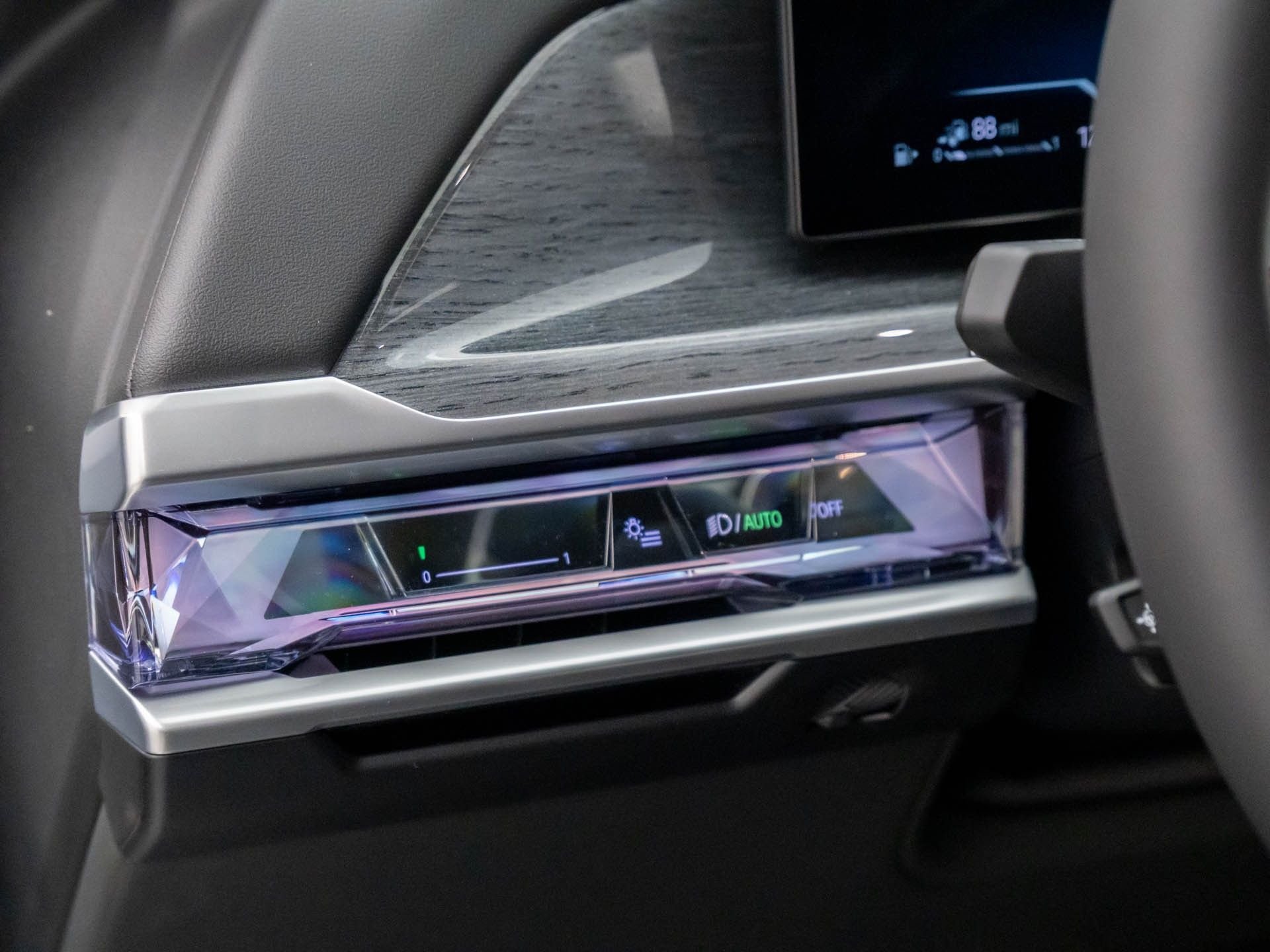 2025 BMW 7 Series 750e - Photo 20