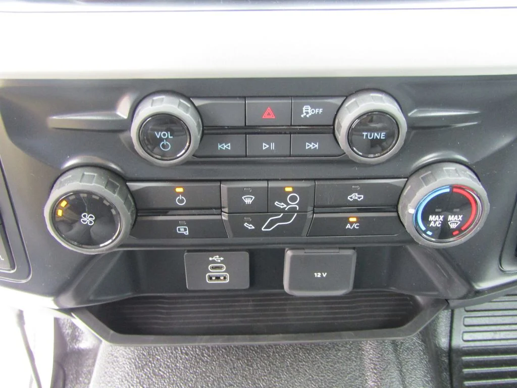 New 2026 Oxford White Ford F-250® XL image 27