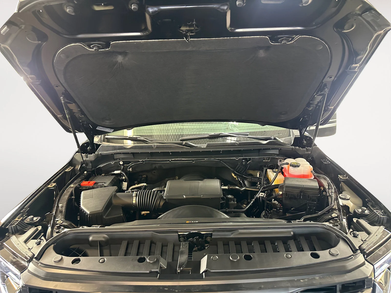 New 2026 Onyx Black GMC SLE image 32