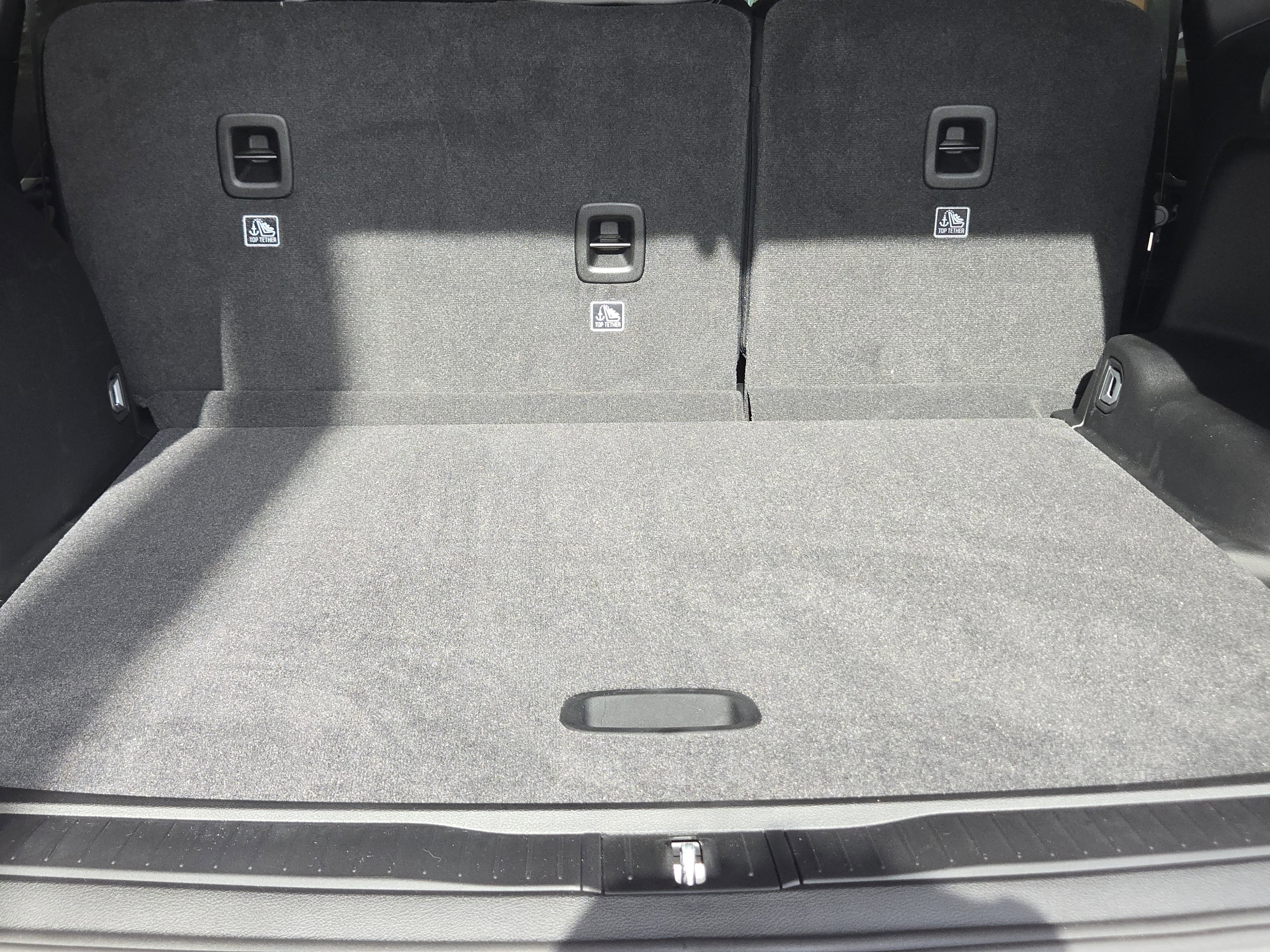 New 2026 Bright White Clear-Coat Exterior Paint Jeep Laredo Altitude image 22