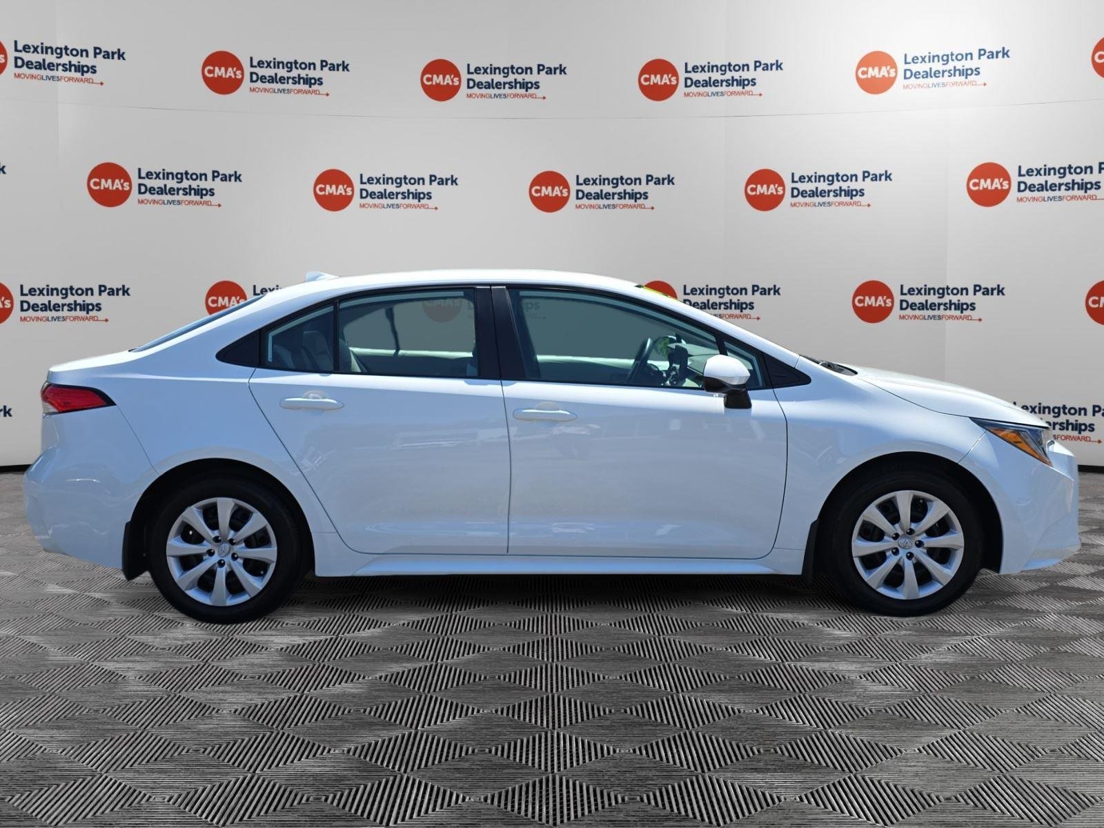 Used 2025 Ice Cap Toyota LE image 8