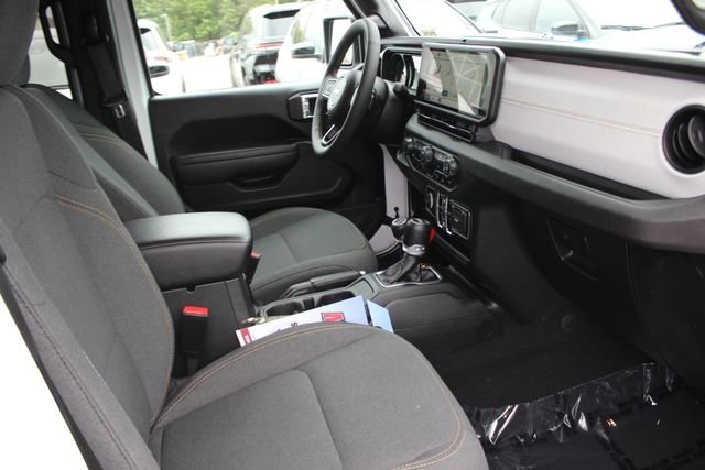 Used 2024 White Jeep Sport S image 34