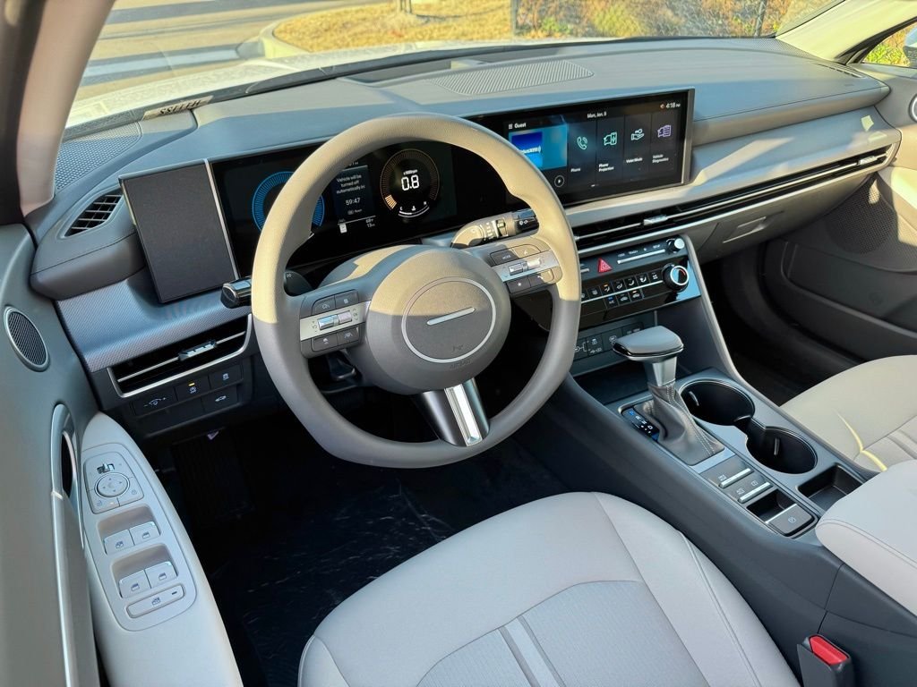 Used 2026 White Hyundai SE image 2