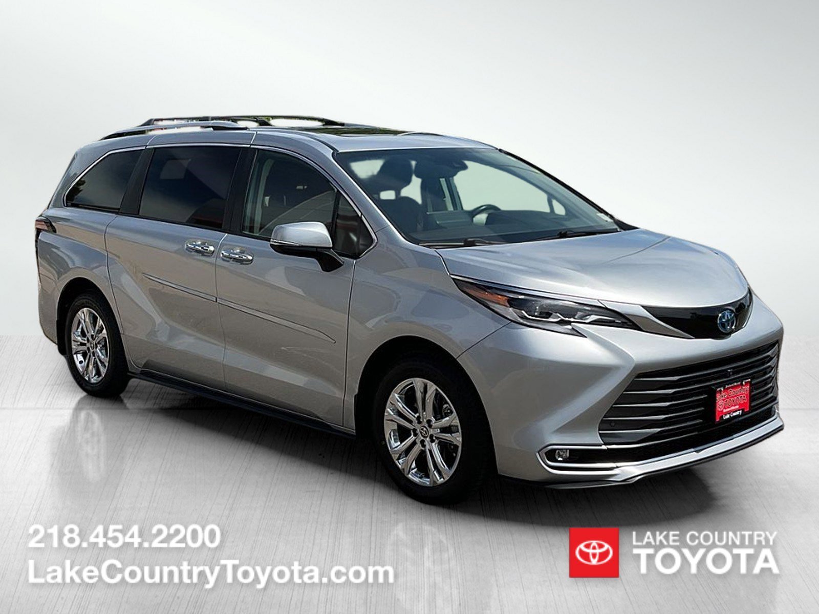 Used 2022 Silver Toyota Platinum image 6
