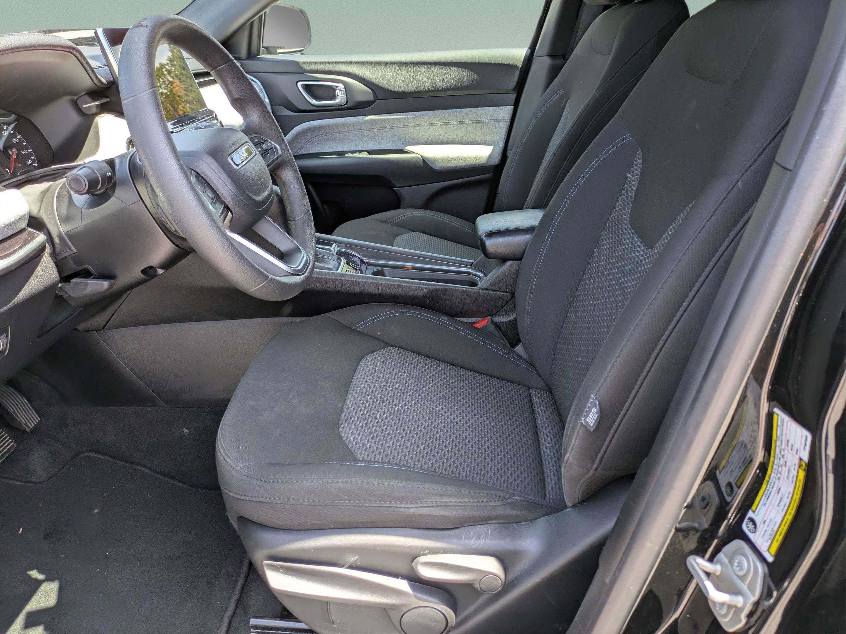 Used 2023 Diamond Black Crystal Pearlcoat Jeep Sport image 17