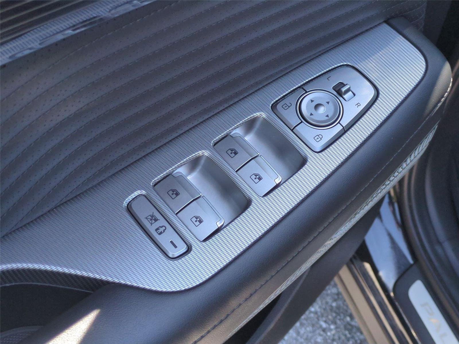 Used 2023 Abyss Black Pearl Hyundai Calligraphy image 16