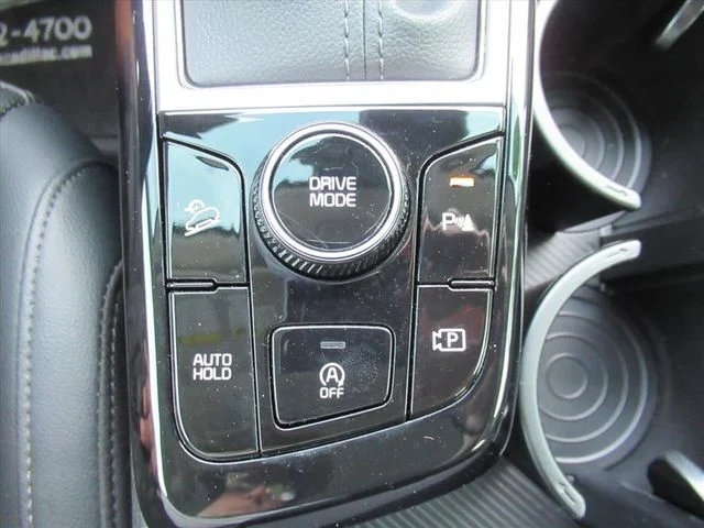 Used 2025 White Kia SX image 26