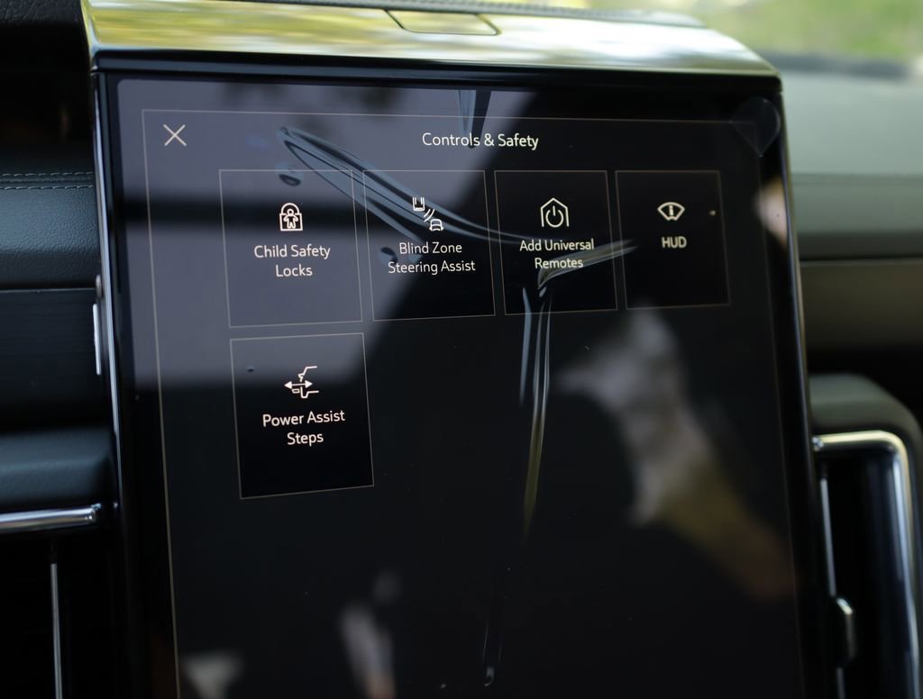2026 GMC Yukon XL Denali - Photo 17