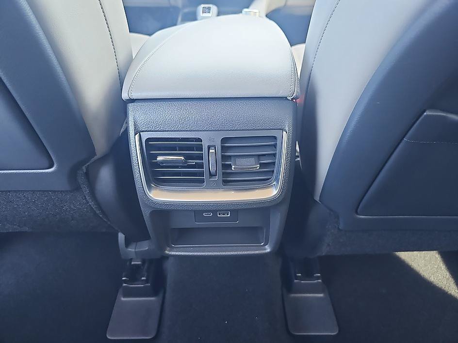 Used 2024 Black Obsidian INFINITI LUXE image 32