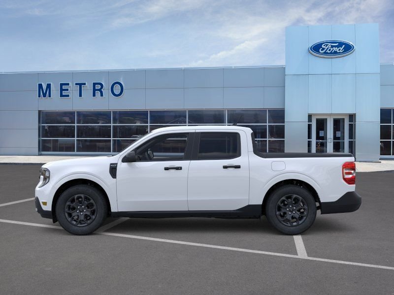 New 2025 Oxford White Ford XLT image 4