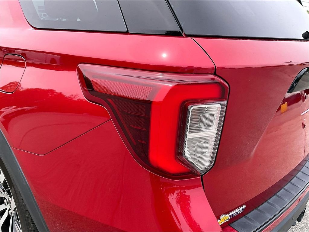 Used 2022 Rapid Red Metallic Tinted Clearcoat Ford ST-Line image 32
