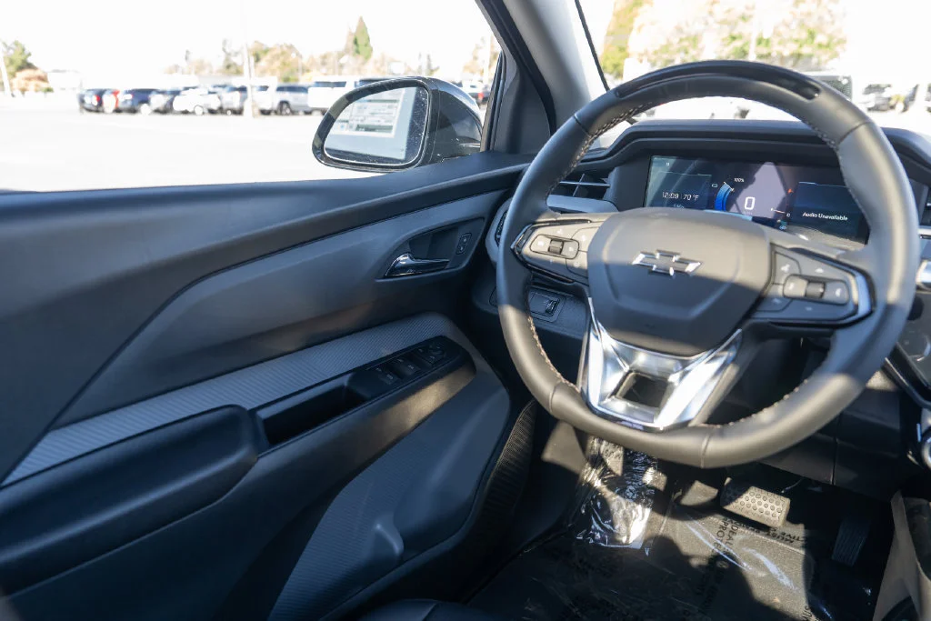 2027 Chevrolet Bolt RS - Photo 11