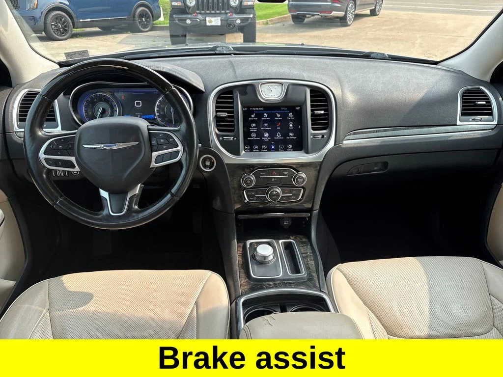Used 2018 Silver Chrysler Limited image 40
