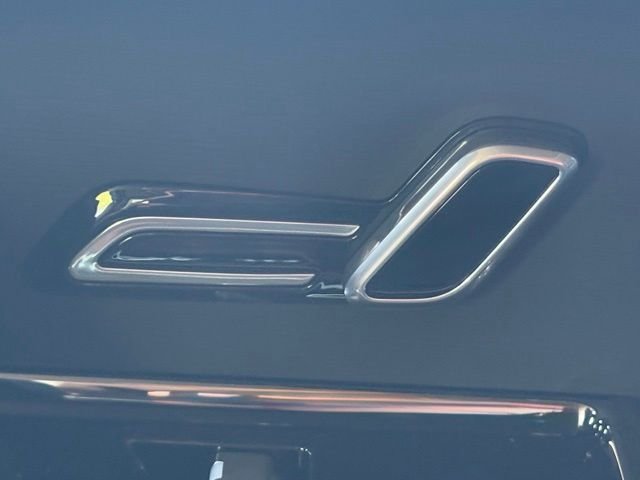 New 2026 Fuji White Land Rover Dynamic SE image 35
