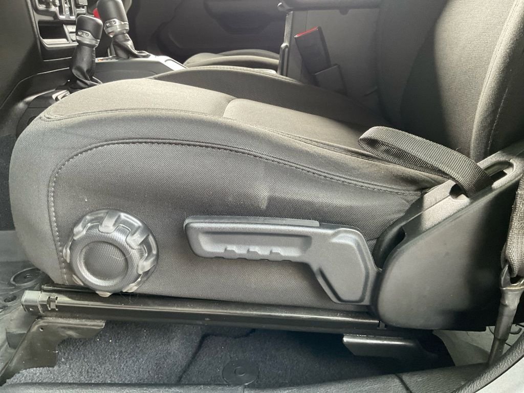 Used 2020 Silver Jeep Sport image 34