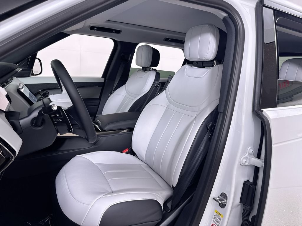 New 2026 Fuji White Land Rover Dynamic SE image 11