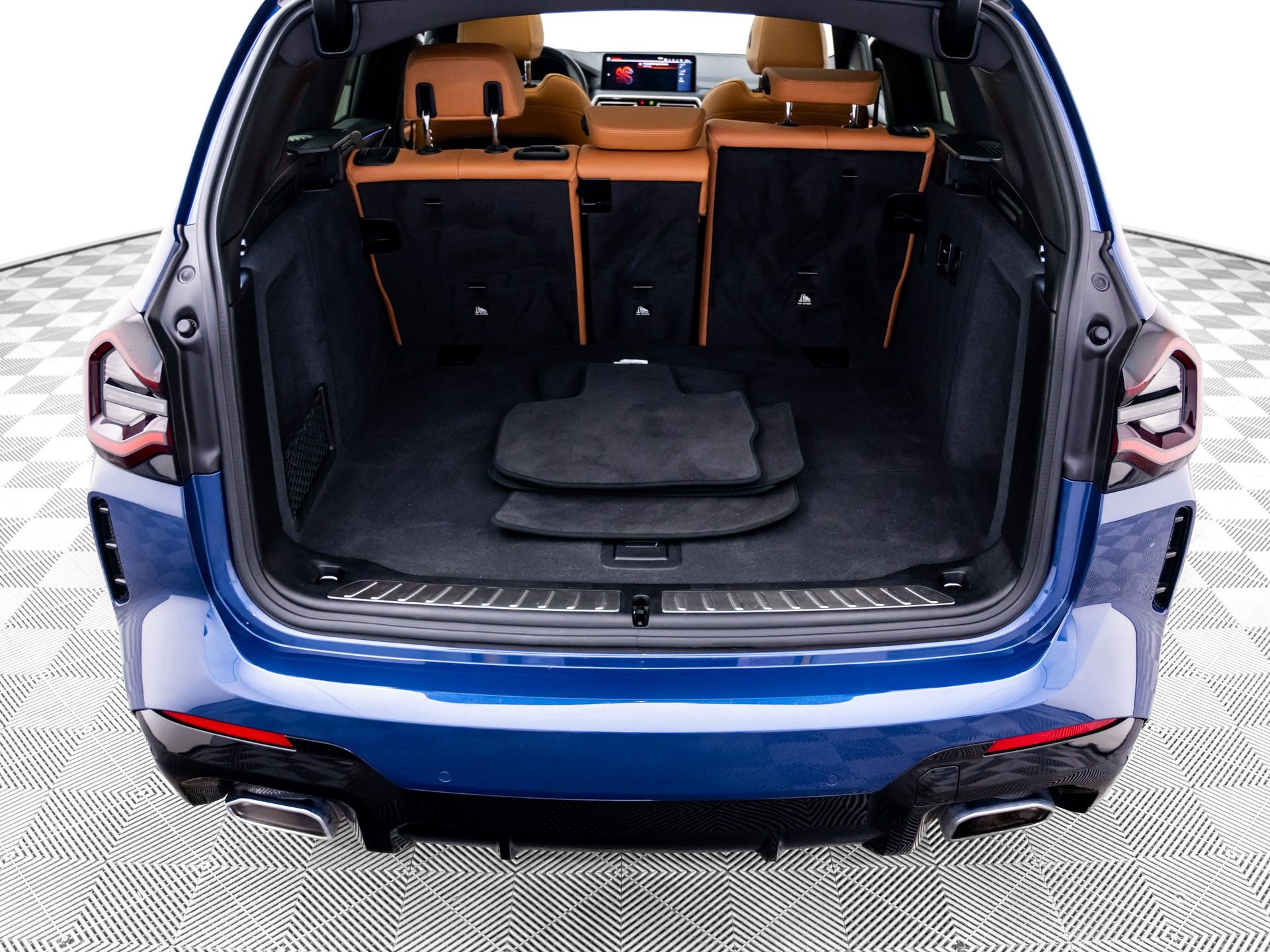 Used 2024 Blue BMW xDrive30i image 34
