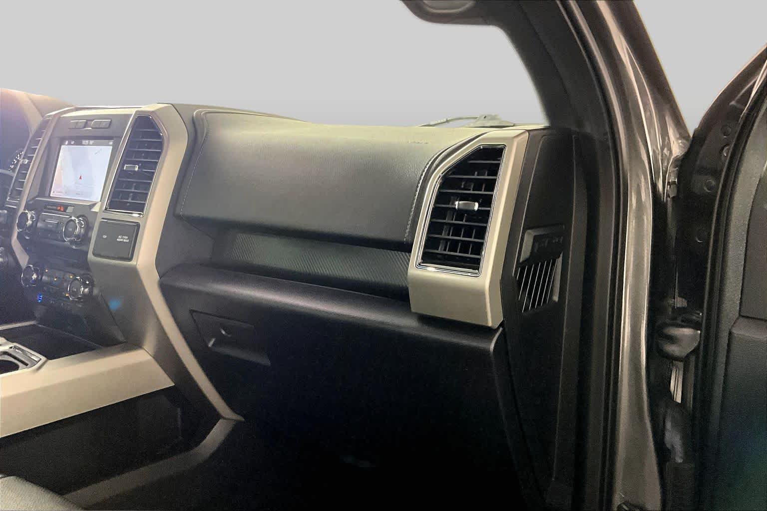 Used 2018 Magnetic Ford LARIAT image 17