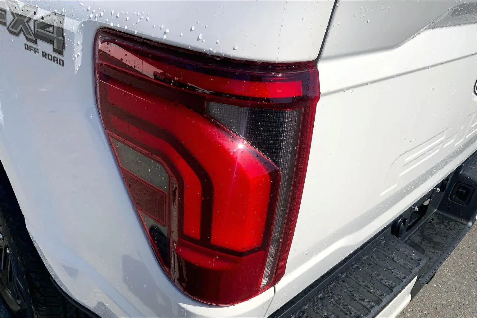 New 2026 Star White Metallic Tri-Coat Ford LARIAT image 5