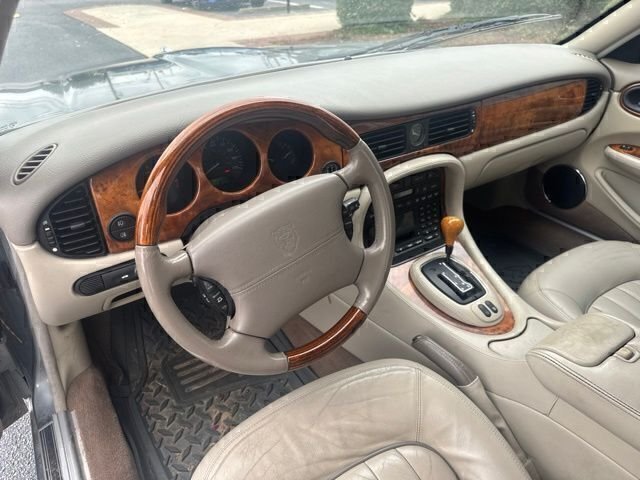 Used 2003  Jaguar Base image 14