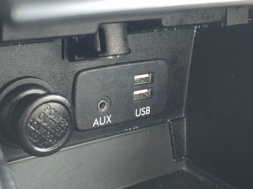 Used 2015 Gray Subaru 2.5i image 35