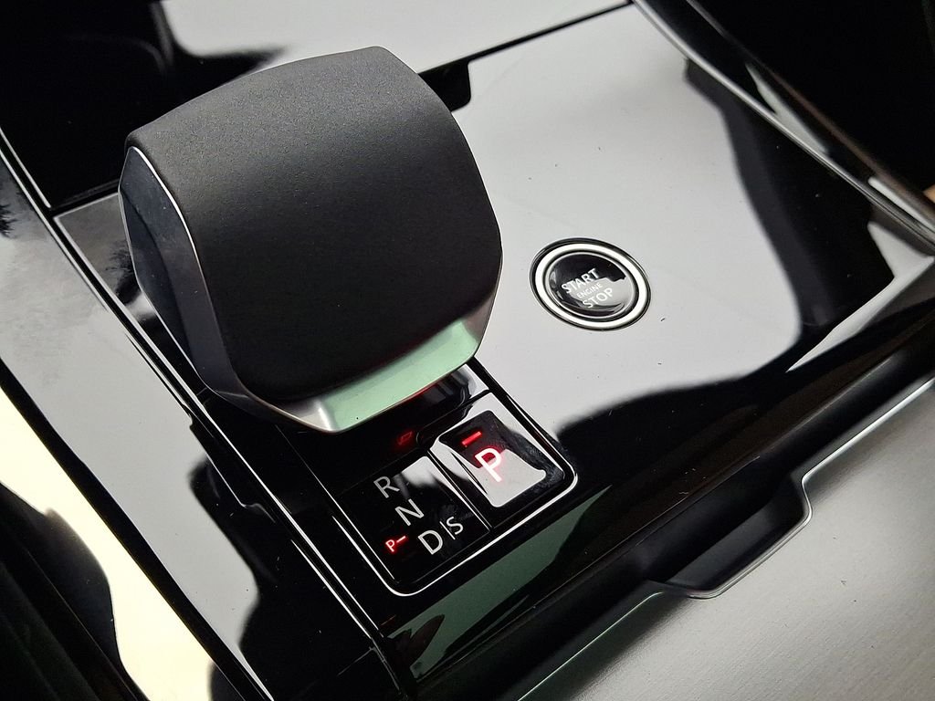 New 2026 Varesine Blue Land Rover SE image 12