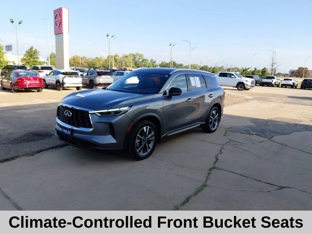 Used 2023 Graphite Shadow INFINITI LUXE image 9