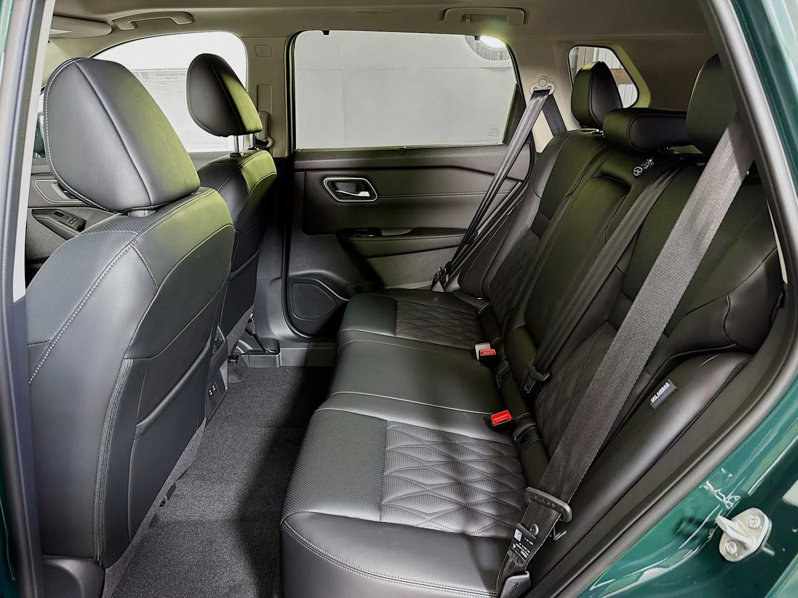New 2026 Obsidian Green Nissan Platinum image 5