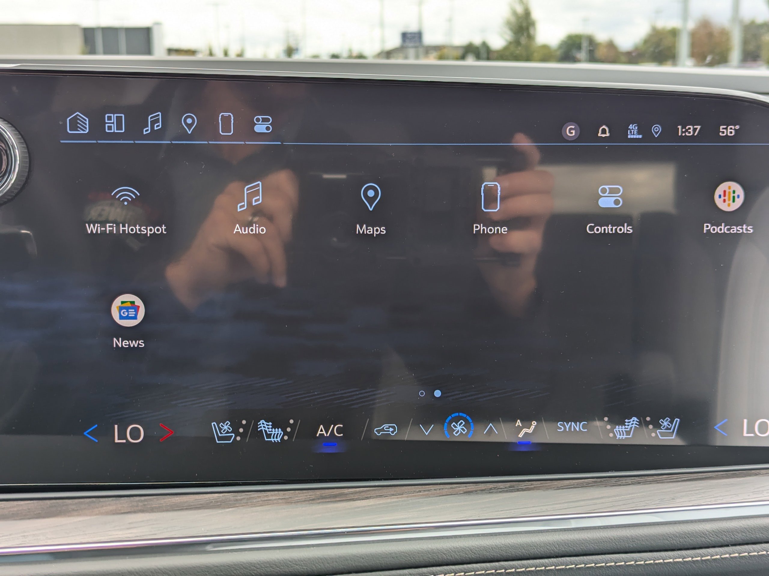 2025 Chevrolet Suburban Premier - Photo 21