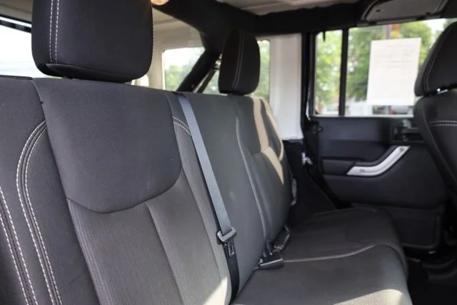 Used 2017 Black Jeep Unlimited Sahara image 29