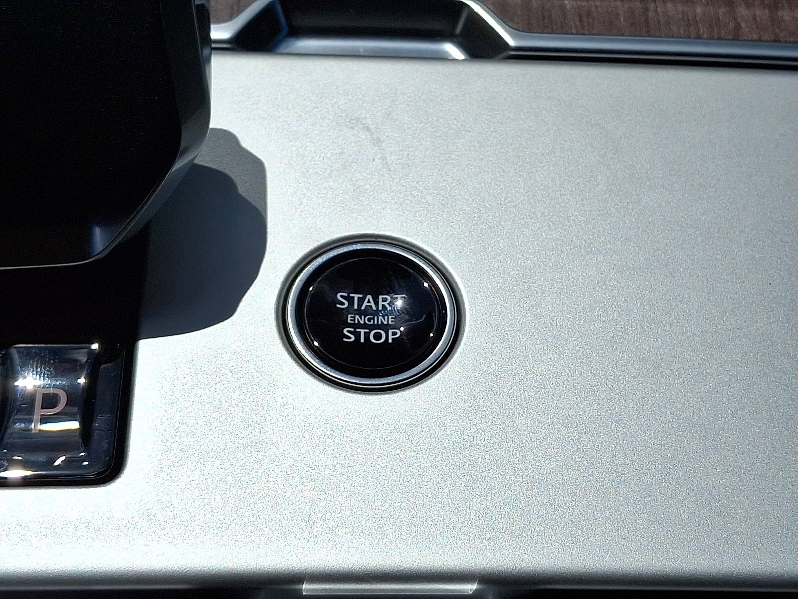 New 2026 Batumi Gold Land Rover P400 SE 7 Seat image 20