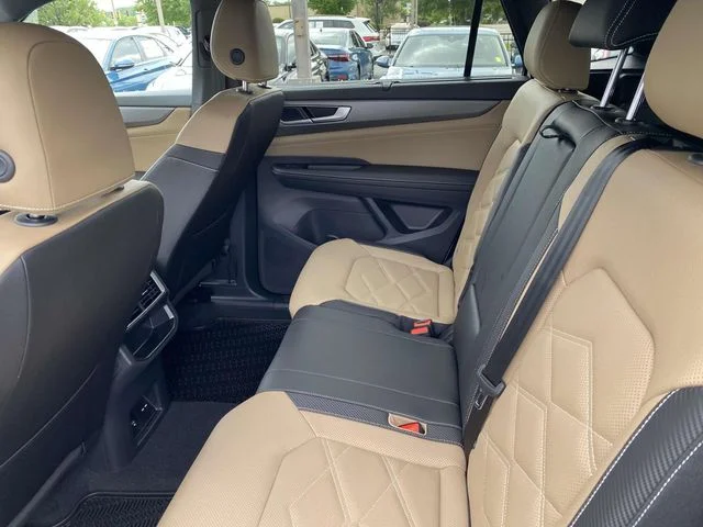 2025 Volkswagen Atlas Cross Sport SE w/Tech - Photo 11