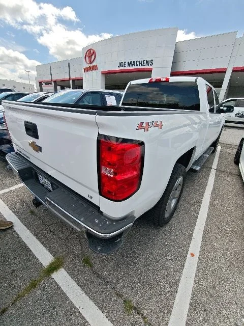 Used 2018 White Chevrolet LT image 13