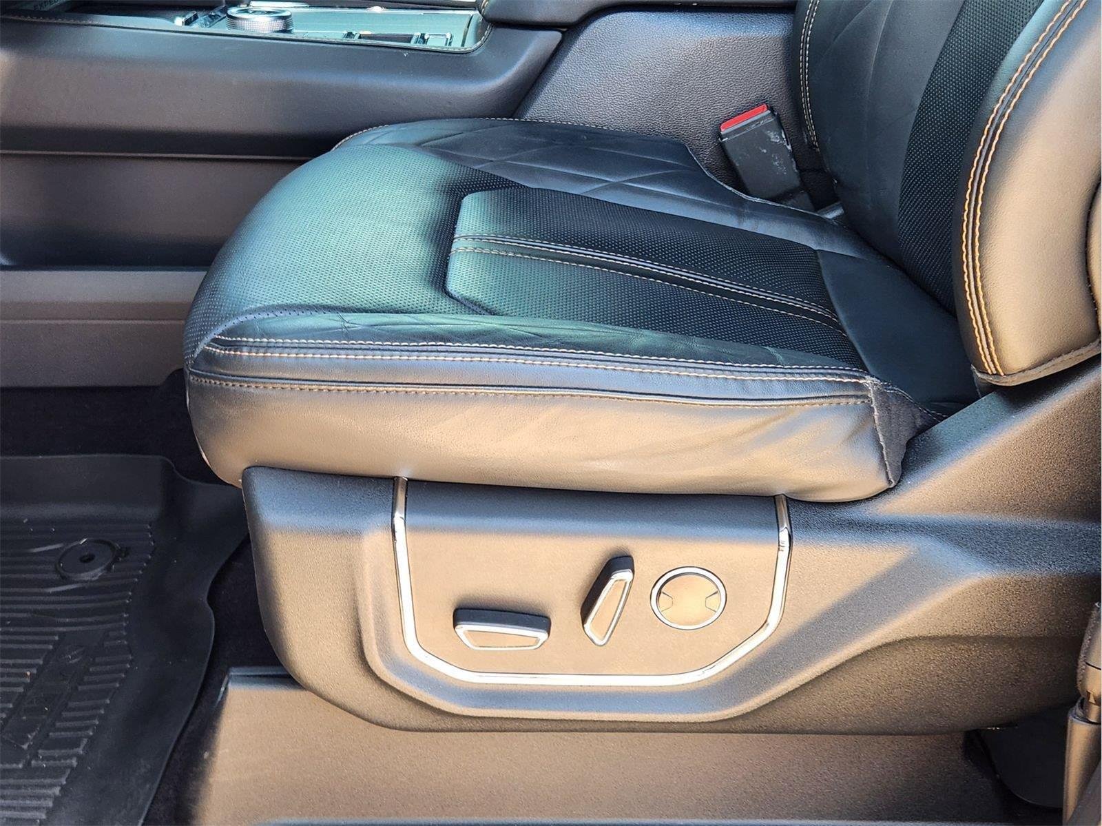 Used 2022 Agate Black Ford Platinum image 23