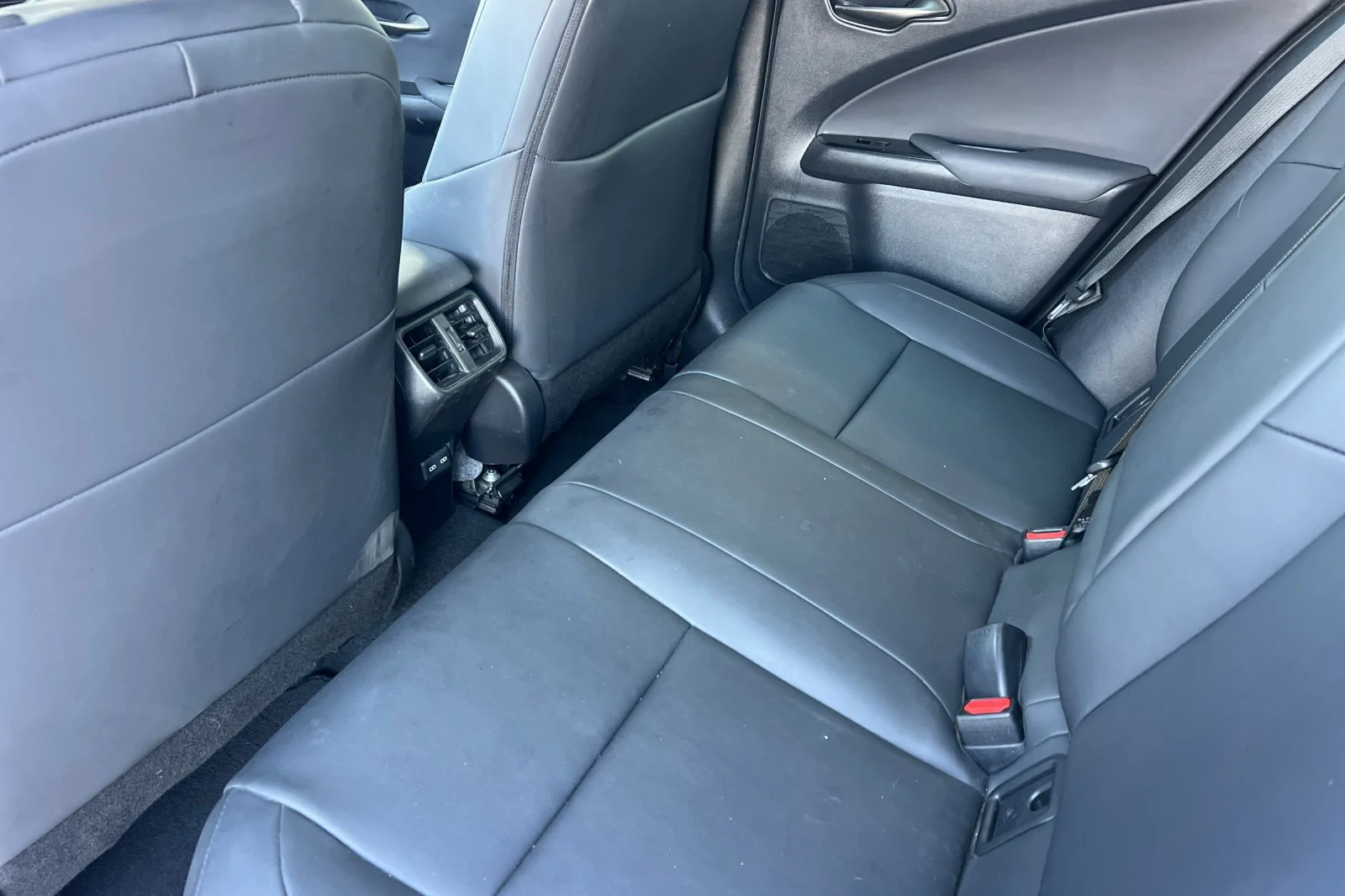 Used 2022 White Lexus 250h Base image 12