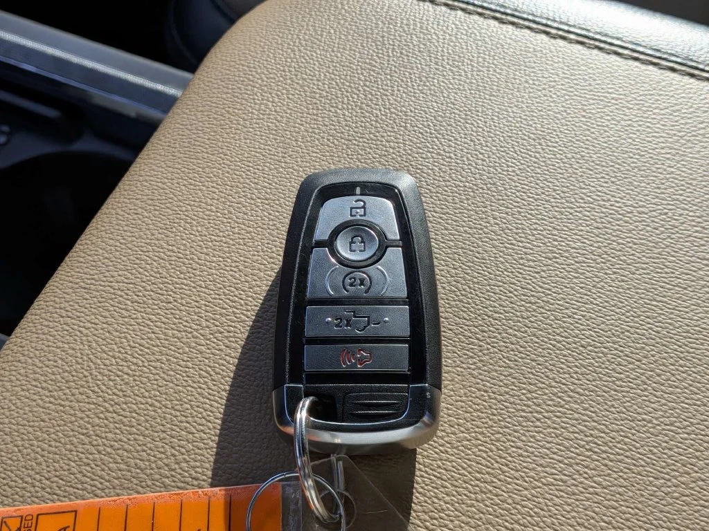 Used 2024 White Metallic Ford Lariat image 28