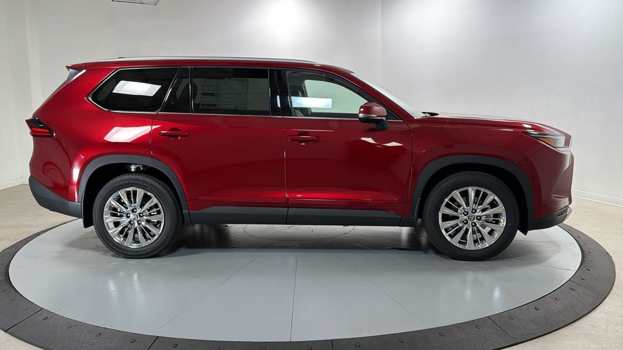 New 2026 Ruby Flare Pearl <sup>1</sup> Toyota  Platinum image 6
