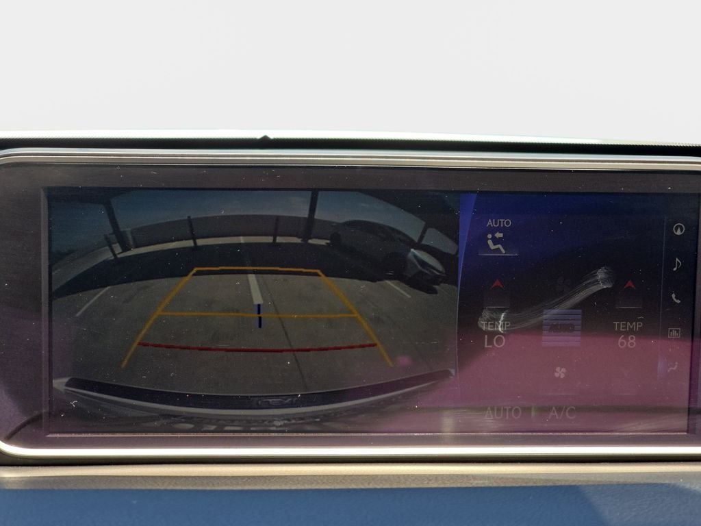 Used 2019 White Lexus 450h image 26