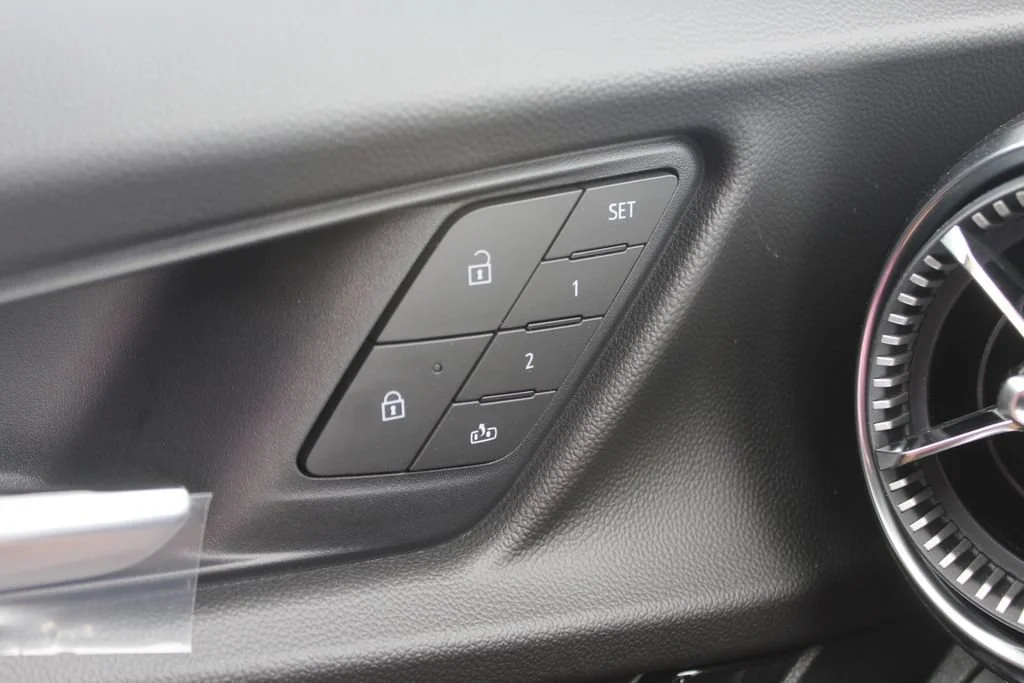 New 2026 Mosaic Black Metallic Chevrolet ACTIV image 23