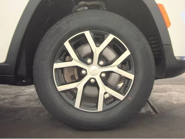 Used 2023 White Jeep Limited image 9