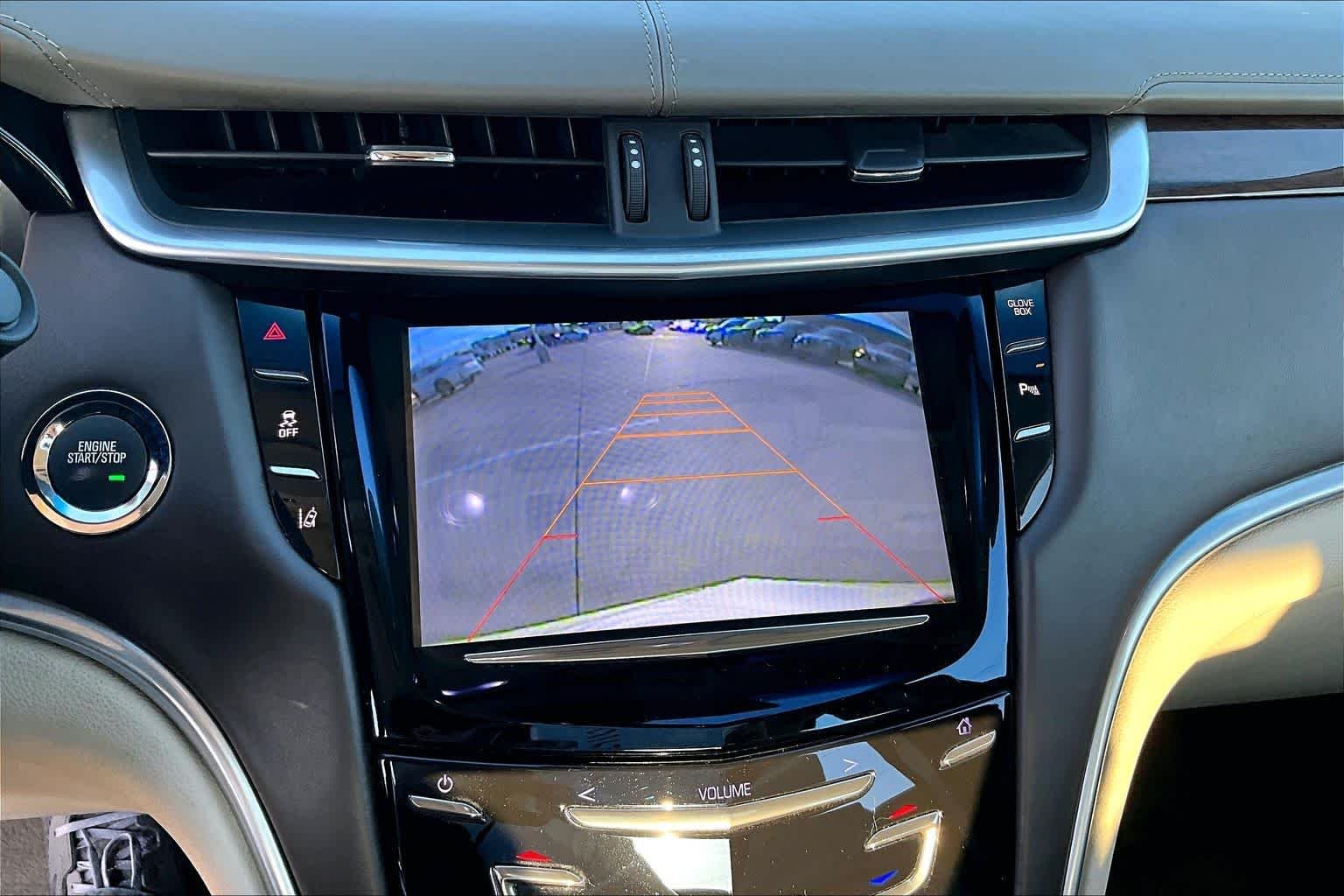 Used 2014 White Diamond Tricoat Cadillac Platinum image 24